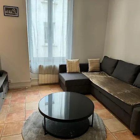 Le Gaby, Cosy Proche Gare Lägenhet