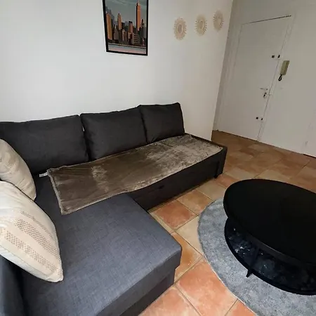 Lägenhet Le Gaby, Cosy Proche Gare *